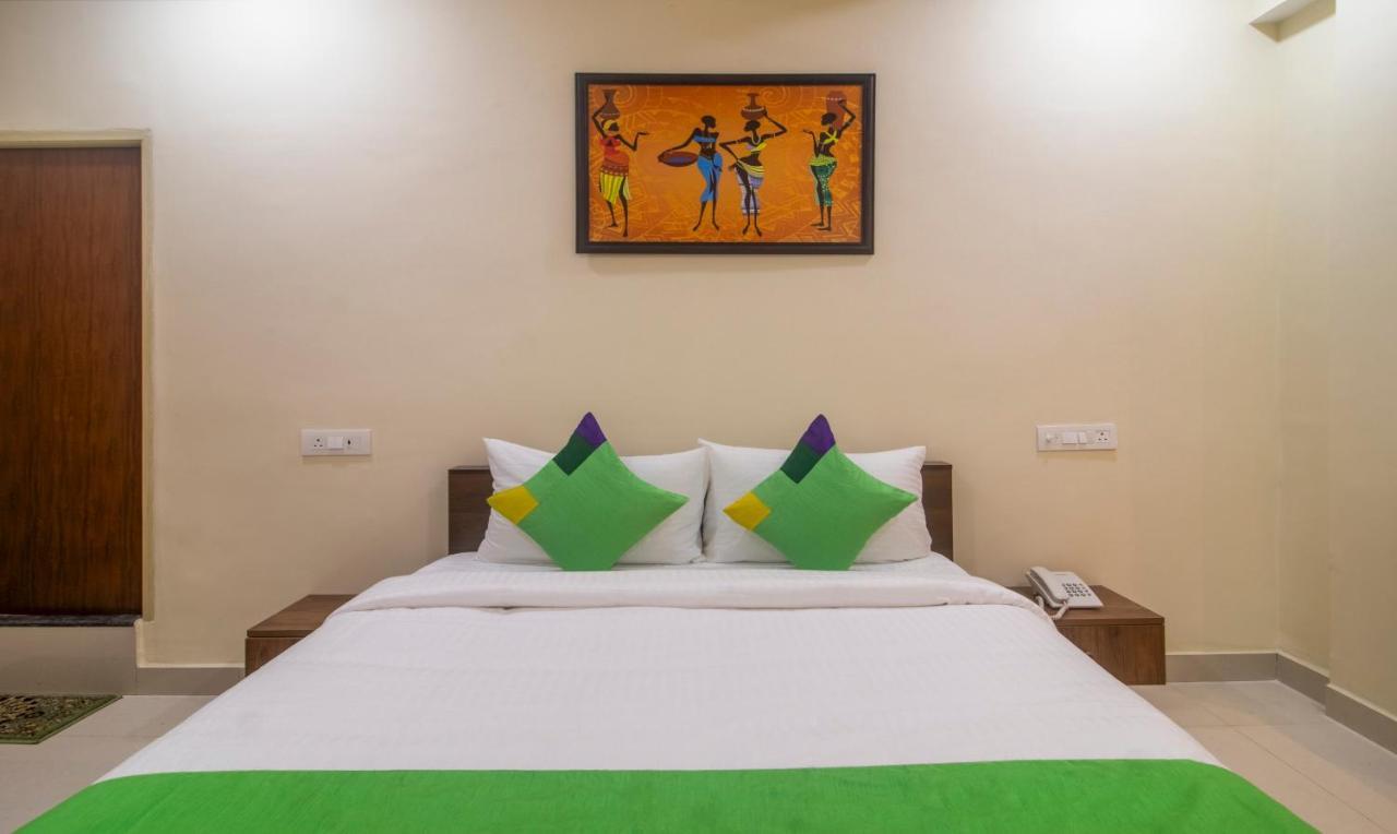 Hotel Treebo Navya The Park Hyderabad Esterno foto
